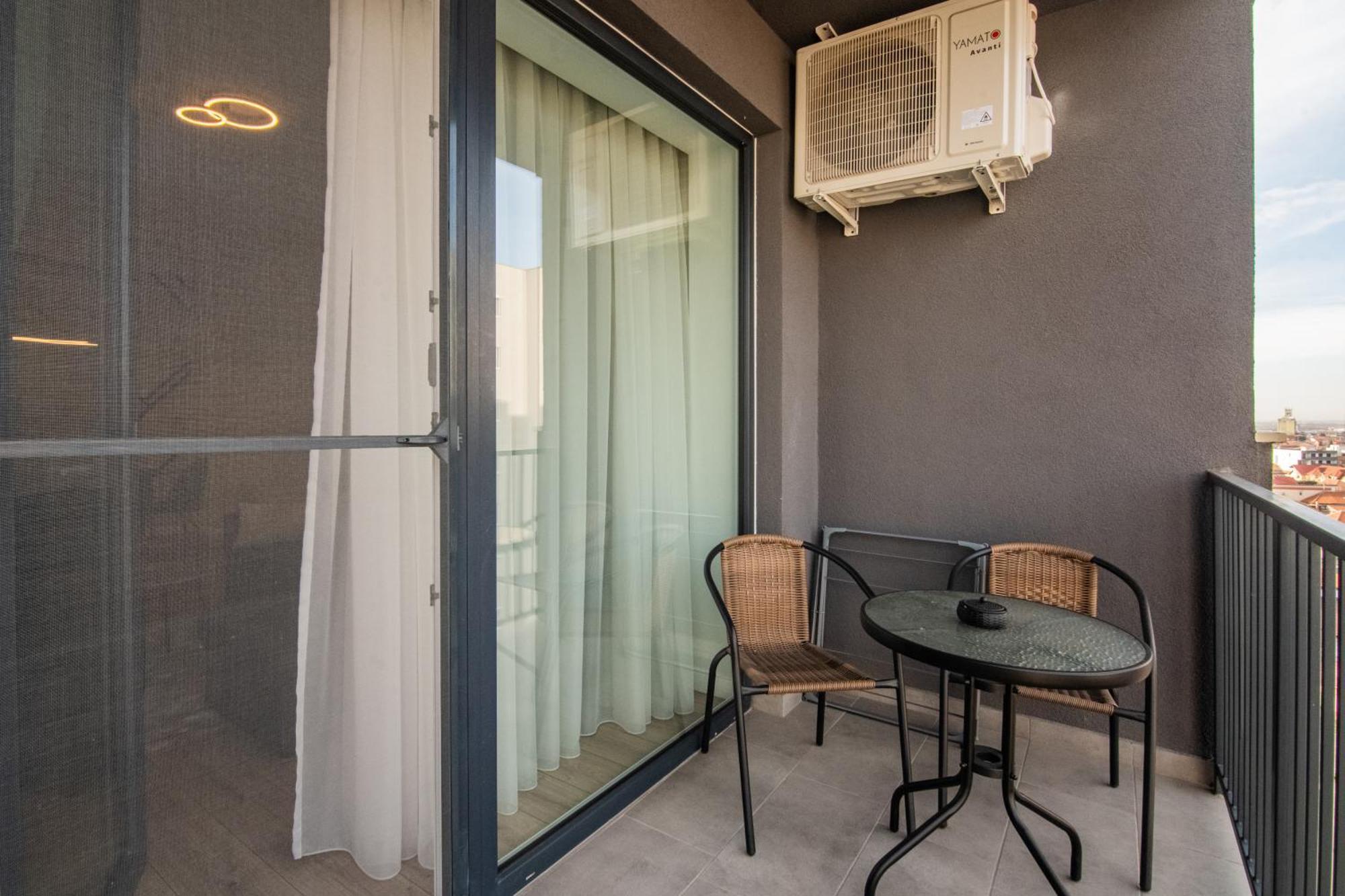Denis Premium Suite Oradea Exteriör bild